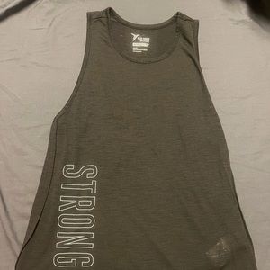 Old Navy Semi-fitted workout tank!